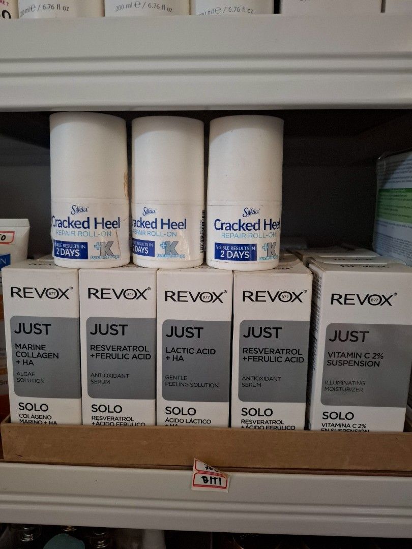 Revox Serums (Category: Face Care) located in Quezon City. Submitted by ang.leighanne (Listing ID 1400832251, Image 1). Description: 300 b1t1 mall pull out as is see photo damaged boxes.