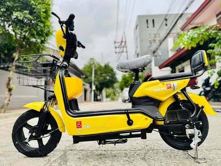 sk ebike (Category: Bicycles) located in Manila. Submitted by saguittarian06 (Listing ID 1400792138, Image 3). Description: Sk Brand ebike with pedal Two wheels wheel lock system Seat capacity: 1-2 persons Small battery (48V,12AH) Charger (48V) Basket in front Distance: 35-40km Charging Time: 6-8hrs max speed: 45kph PAYMENT TERMS: 💵CASH 💸CASH ON DELIVERY 📳GCASH 📳PAYMAYA 📼BANK ONLINE TRANSFER 📃CHECK DEPOSIt ⚙️-Reliable aftersales services 🛠