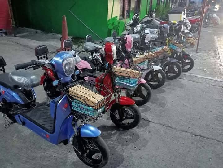 sk ebike (Category: Bicycles) located in Manila. Submitted by saguittarian06 (Listing ID 1400792138, Image 2). Description: Sk Brand ebike with pedal Two wheels wheel lock system Seat capacity: 1-2 persons Small battery (48V,12AH) Charger (48V) Basket in front Distance: 35-40km Charging Time: 6-8hrs max speed: 45kph PAYMENT TERMS: 💵CASH 💸CASH ON DELIVERY 📳GCASH 📳PAYMAYA 📼BANK ONLINE TRANSFER 📃CHECK DEPOSIt ⚙️-Reliable aftersales services 🛠