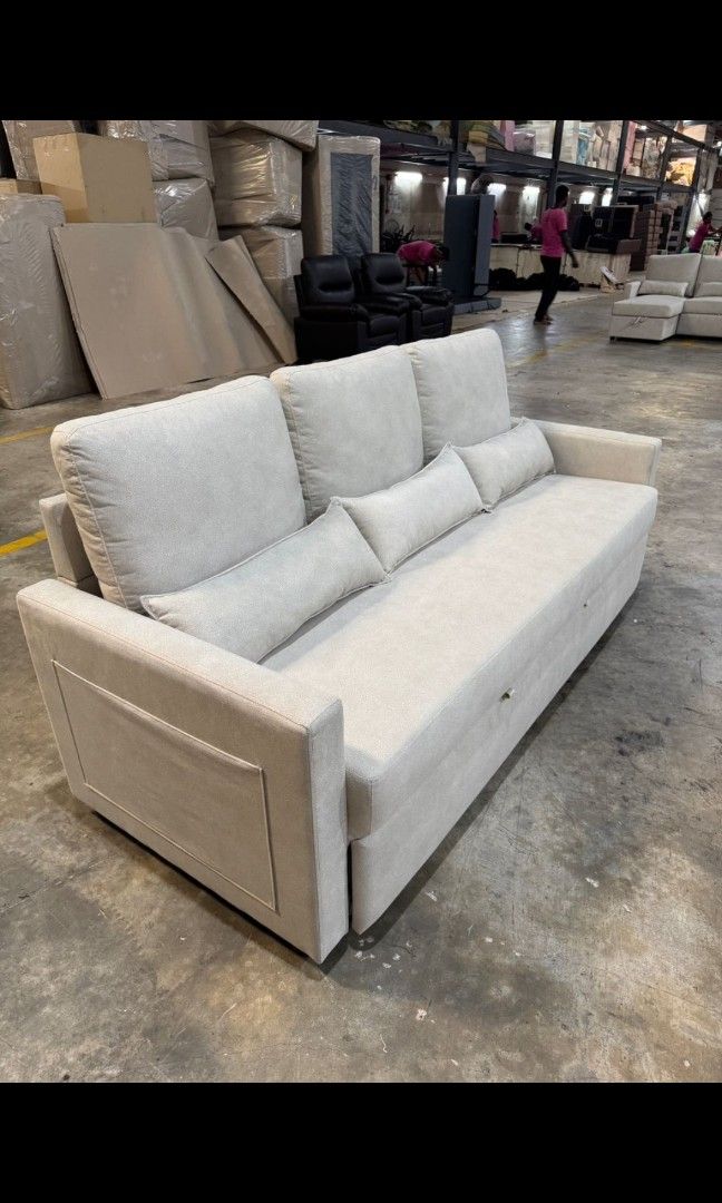 Sofa pull out bed (Category: Sofas) located in Singapore. Submitted by lekiu1981 (Listing ID 1400905005, Image 3). Description: Bought on 24 oct 2025 and it was good as per pics. But i still prefer an L shaped sofa. Cant do trade in with the same shop, hence selling this away. You need to engage your own mover if u are keen. Original price was $739..