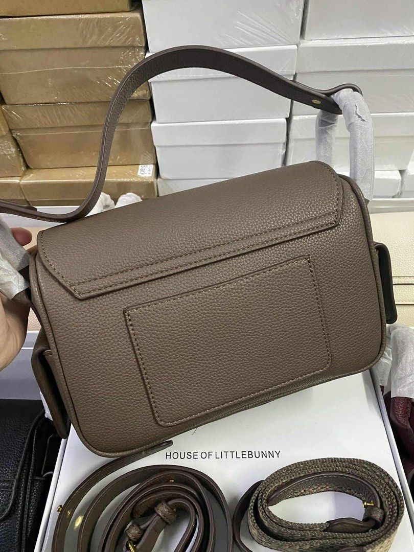 Treasure Belt 24cm (Category: Shoulder Bags) located in Quezon City. Submitted by embere_shop (Listing ID 1400891905, Image 3). Description: 𝐓𝐑𝐄𝐀𝐒𝐔𝐑𝐄 𝐁𝐄𝐋𝐓 𝟐𝟒𝐂𝐌 — T🅾️p quality (like og holb) ▪️with box ▪️individual plastic pouch 🗓️ Pre-Order Schedule MONDAY – Cut-off for Orders & Payments TUESDAY – Warehouse Day (Processing) WEDNESDAY – Shipping / Release to Buyers THURSDAY – Cut-off for Orders & Payments FRIDAY – Warehouse Day (