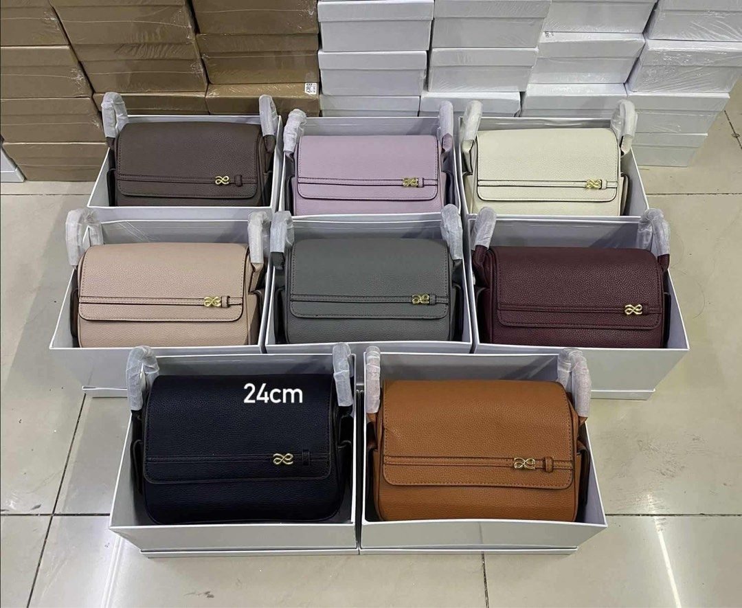 Treasure Belt 24cm (Category: Shoulder Bags) located in Quezon City. Submitted by embere_shop (Listing ID 1400891905, Image 1). Description: 𝐓𝐑𝐄𝐀𝐒𝐔𝐑𝐄 𝐁𝐄𝐋𝐓 𝟐𝟒𝐂𝐌 — T🅾️p quality (like og holb) ▪️with box ▪️individual plastic pouch 🗓️ Pre-Order Schedule MONDAY – Cut-off for Orders & Payments TUESDAY – Warehouse Day (Processing) WEDNESDAY – Shipping / Release to Buyers THURSDAY – Cut-off for Orders & Payments FRIDAY – Warehouse Day (