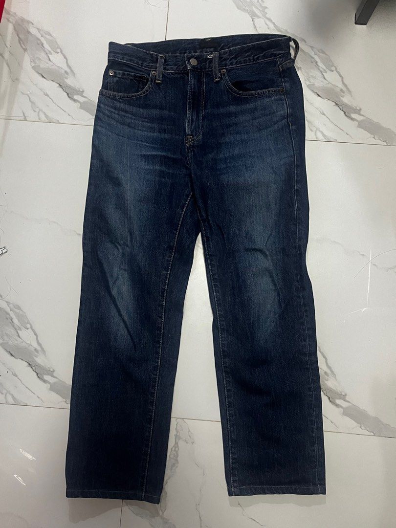 Uniqlo Blue Regular Fit Jeans (Category: Jeans) located in Quezon City. Submitted by ndpoppi (Listing ID 1400907534, Image 1). Description: in excellent condition 29 on tag 66 blue product id 455474 rfs: not using anymore.