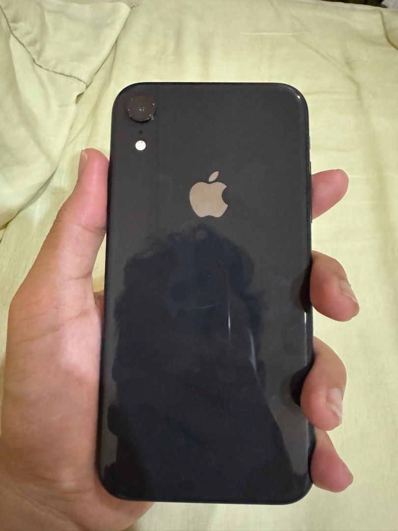 Used Iphone XR (Category: iPhone X Series) located in Kuala Lumpur. Submitted by shesellbaju (Listing ID 1400927708, Image 2). Description: - Battery Health 85% - Excellent condition - Stylish design - Comfortable material - Perfect for everyday use.