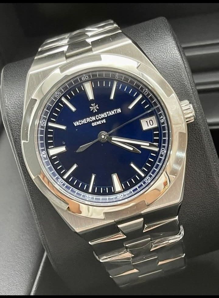 VACHERON CONSTANTIN 4500V (Category: Luxury Watches) located in Mandaluyong City. Submitted by mitchdujali (Listing ID 1400969253, Image 3). Description: Vacheron Constantin 4500V Brand new, complete 2.998M Negotiable.