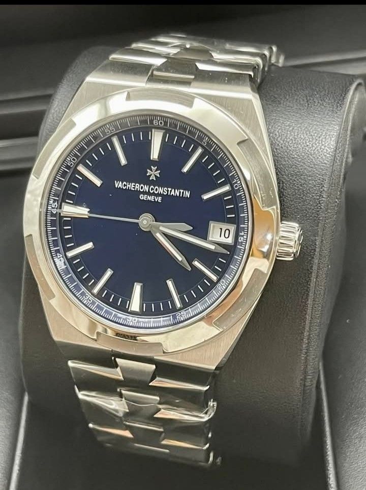 VACHERON CONSTANTIN 4500V (Category: Luxury Watches) located in Mandaluyong City. Submitted by mitchdujali (Listing ID 1400969253, Image 2). Description: Vacheron Constantin 4500V Brand new, complete 2.998M Negotiable.