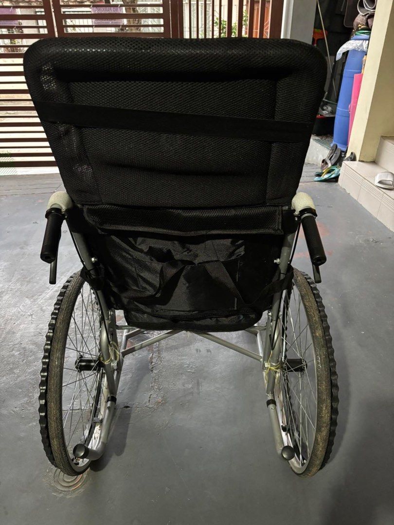 Adjustable Wheelchair with Headrest (Category: Wheelchairs) located in Paranaque City. Submitted by criseldagomez (Listing ID 1401067279, Image 2). Description: Almost 2wees lang po nagamit reclining wheelchair heavy duty wheelchair po ito di gaya ng iba pwede ng dto matulog ang patient kasi nahihiga nman ang wheelchair adjustable I bought it po for P8,500 kahit icanvass nyo yan we decided to sell kasi dinala na po sa abroad ang father ko wala na