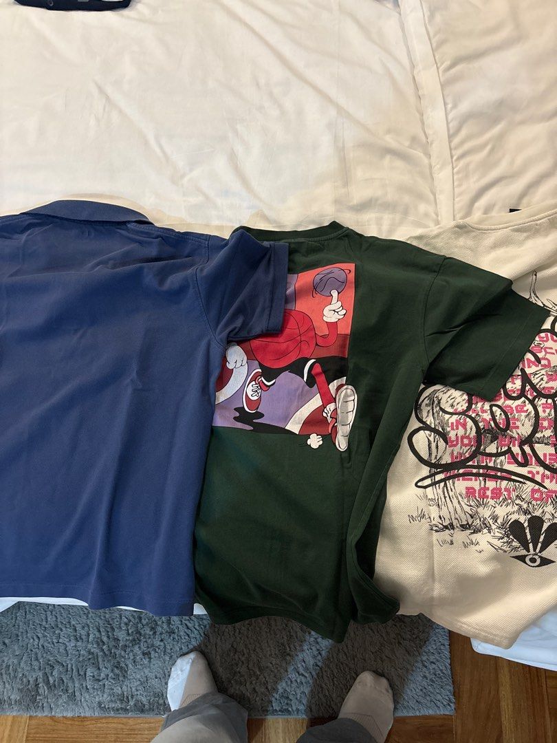 Assorted T-shirts (Category: Tshirts & Polo Shirts ) located in Manila. Submitted by junjun_jomar (Listing ID 1401114944, Image 2). Description: - Assorted t-shirt bundle - Includes: - Navy blue polo shirt - Green Spalding t-shirt - White t-shirt - All shirts are short-sleeved..