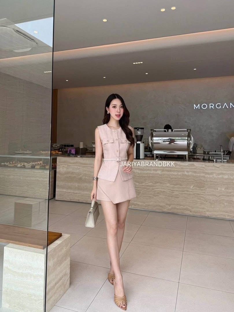 BKK Jariya Tweed Skirt Set (Category: Sets or Coordinates) located in Paranaque City. Submitted by 1stofmay.ph (Listing ID 1401044839, Image 1). Description: Thailand Premium Items 🇹🇭 Tweed Skirt Set Brand: Jariya Brand New Color: Beige Size: Large PH On Hand 🇵🇭 Ready to Ship 🛵🚚 First to pay Basis (No Reservations) All sales are final (NO Return, NO Refund Policy) Cash on Delivery (COD) is not available. All orders must be paid in full at t