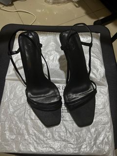 (Category: ) located in . Submitted by preloved_heels (Listing ID 1401123111, Image 1). Description: .