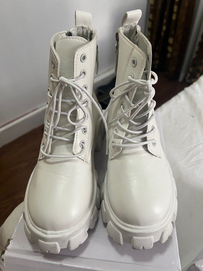 White Boots (Category: Boots) located in Muntinlupa City. Submitted by 13gracious (Listing ID 1401055741, Image 3). Description: Size 36 Worn once during school play .
