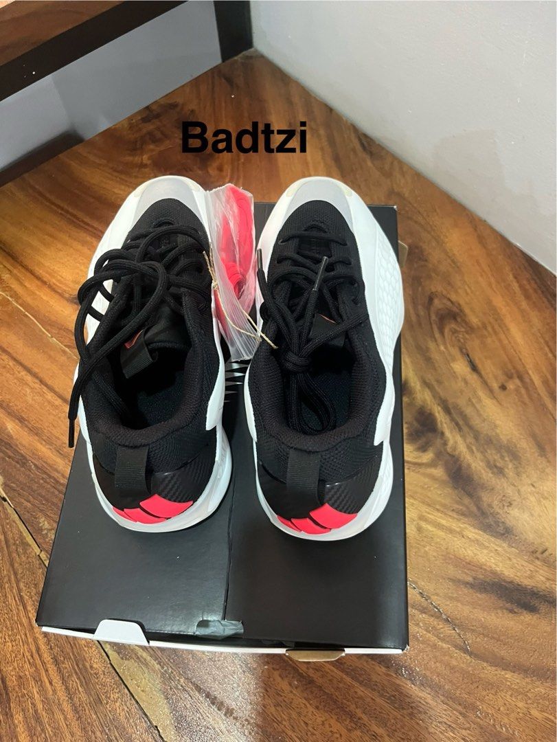 Brand New AUTHENTIC ADIDAS Anthony Edwards 1 Low (Category: Sneakers) located in Cainta. Submitted by michaelalin (Listing ID 1401007914, Image 2). Description: Brand New Unisex Complete with box Size US 6 1/2 UK 6 Cainta area Via Lalamove ( shoulder by buyer) Kindly chat for inquiries 09054953504 Via Lalamove Kindly chat for inquiries.