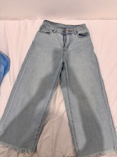 (Category: ) located in . Submitted by hanni.2 (Listing ID 1394905691, Image 1). Description: .