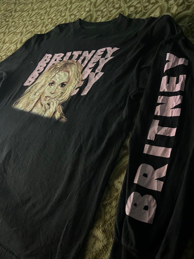 Original Britney Spears Long Sleeve Shirt (Category: Tshirts & Polo Shirts ) located in Iligan City. Submitted by antonioibo024 (Listing ID 1401112600, Image 3). Description: - Britney Spears graphic on front - "Britney" printed on sleeve - Black long sleeve shirt - Size: M - Material: 100% cotton - Made in Mexico.