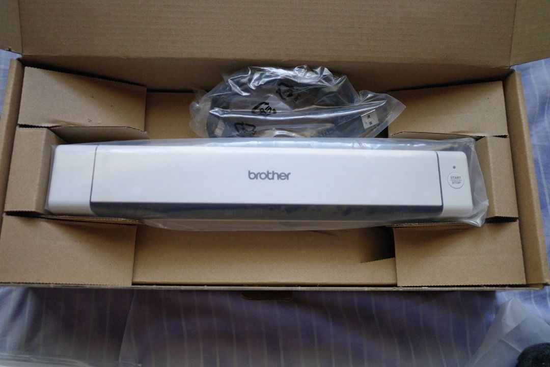Brother DSmobile DS-640 Portable Document Scanner (Category: Printers, Scanners & Copiers) located in Urdaneta. Submitted by undercreate (Listing ID 1401020308, Image 1). Description: Brand new, open box only to test if working – fully functional and in perfect condition. Description: The Brother DSmobile DS-640 is a compact and lightweight portable document scanner, perfect for home, office, or travel. It allows fast and easy scanning of documen