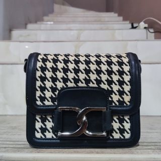 (Kategori: ) berada di . Dikirim oleh elazizemir (ID iklan 1400987943, Gambar 1). Deskripsi: .