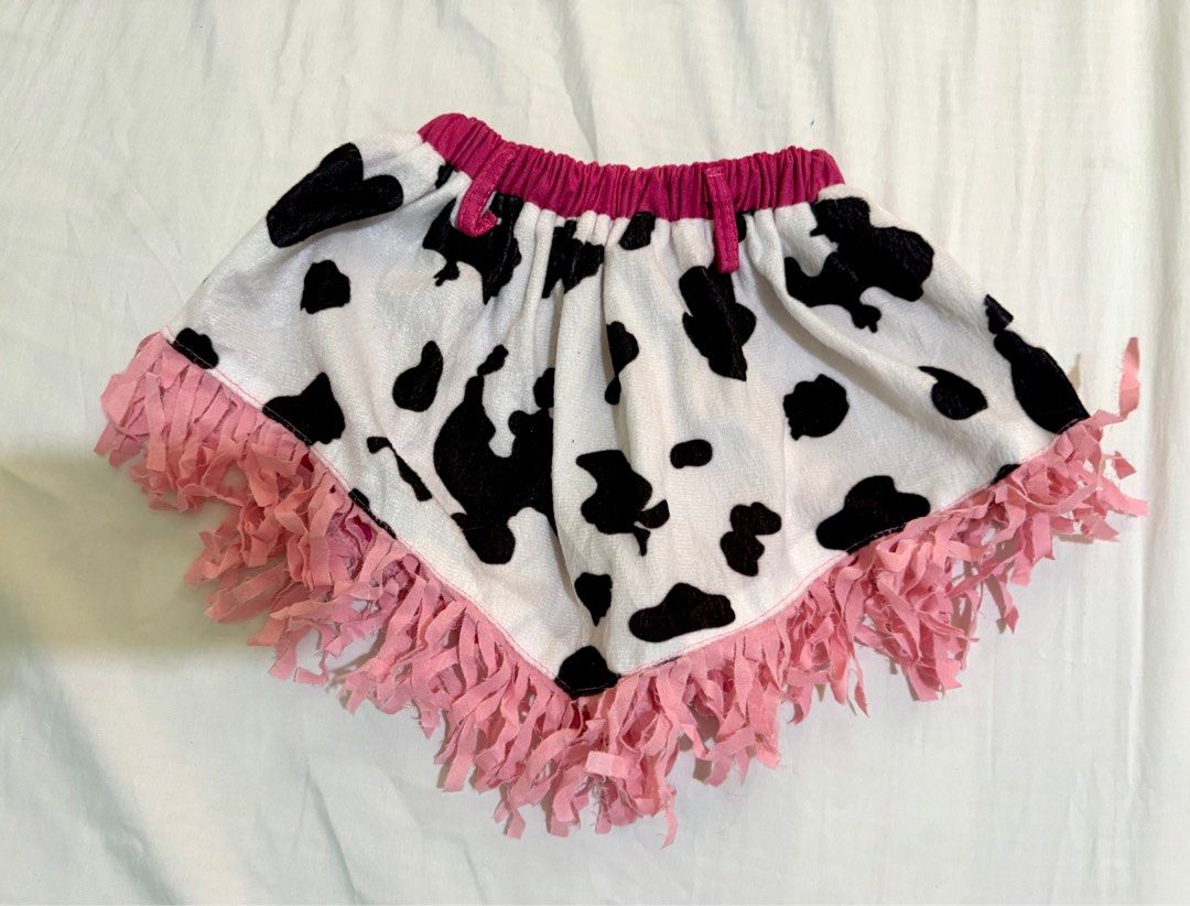Cow skirt costume (Category: Babies & Kids Fashion) located in Manila. Submitted by hemnl (Listing ID 1400971161, Image 1). Description: ✅ Perfect for school activities or programs ✅For 3-4 yo ✅ Excellent used condition.