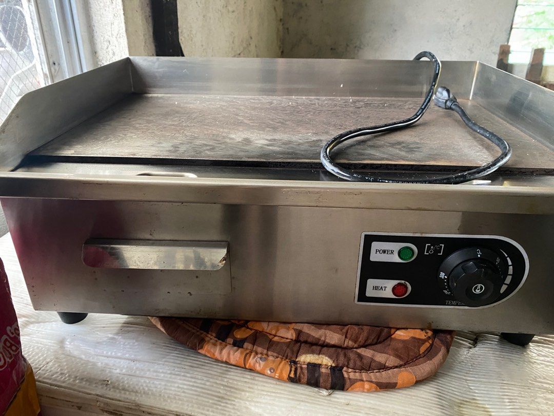 Electric Griddle (Category: Cookware & Accessories) located in Manila. Submitted by lizlanuza113674 (Listing ID 1401072657, Image 1). Description: used for only 5-6mos gumagana po..
