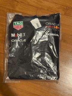 (Category: ) located in . Submitted by authentic_f1_merch (Listing ID 1400101205, Image 1). Description: .