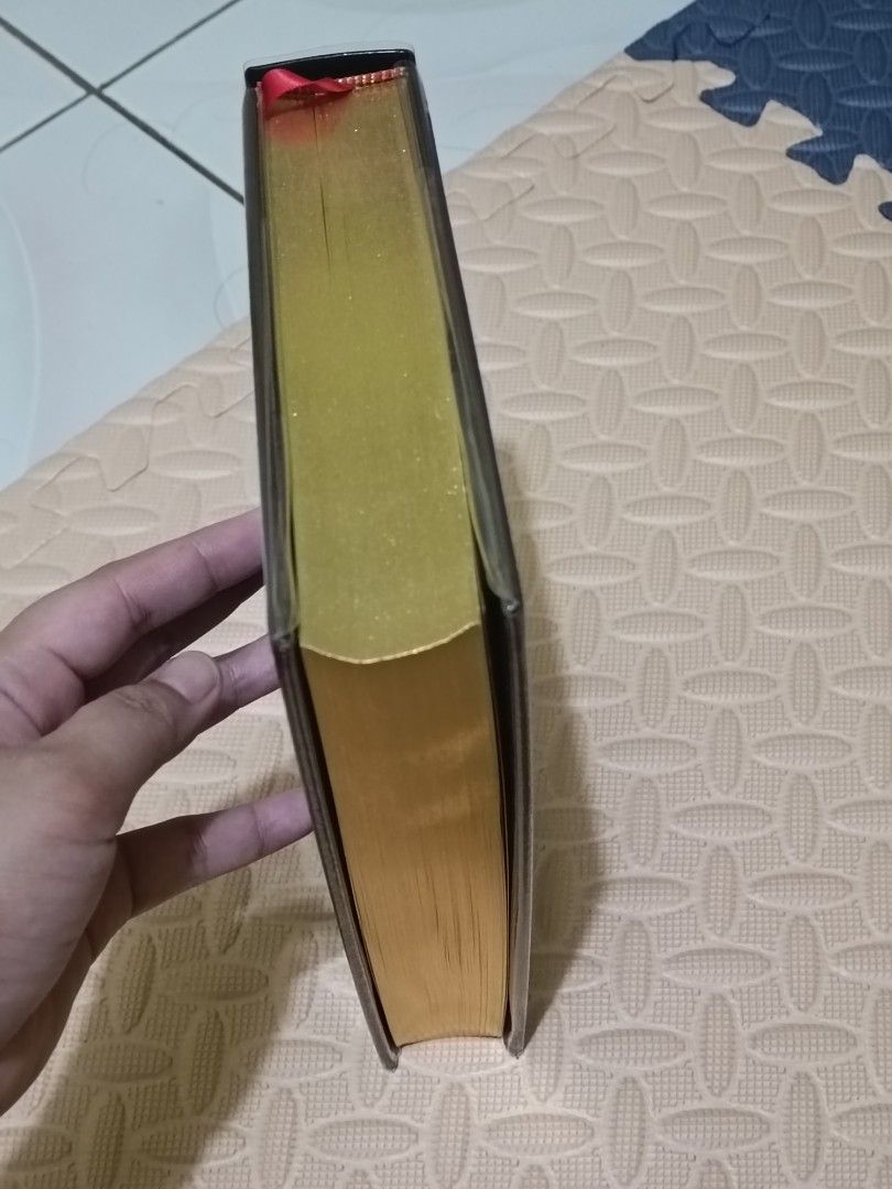 Grimm's Complete Fairy Tales (Category: Storybooks) located in Makati City. Submitted by mjfernandez (Listing ID 1401079584, Image 3). Description: - Leatherbound Grimm's Complete Fairy Tales - Gold-gilded pages - Includes a red ribbon bookmark - Features illustrations - Published by Canterbury Classics - Perfect for any book collection.