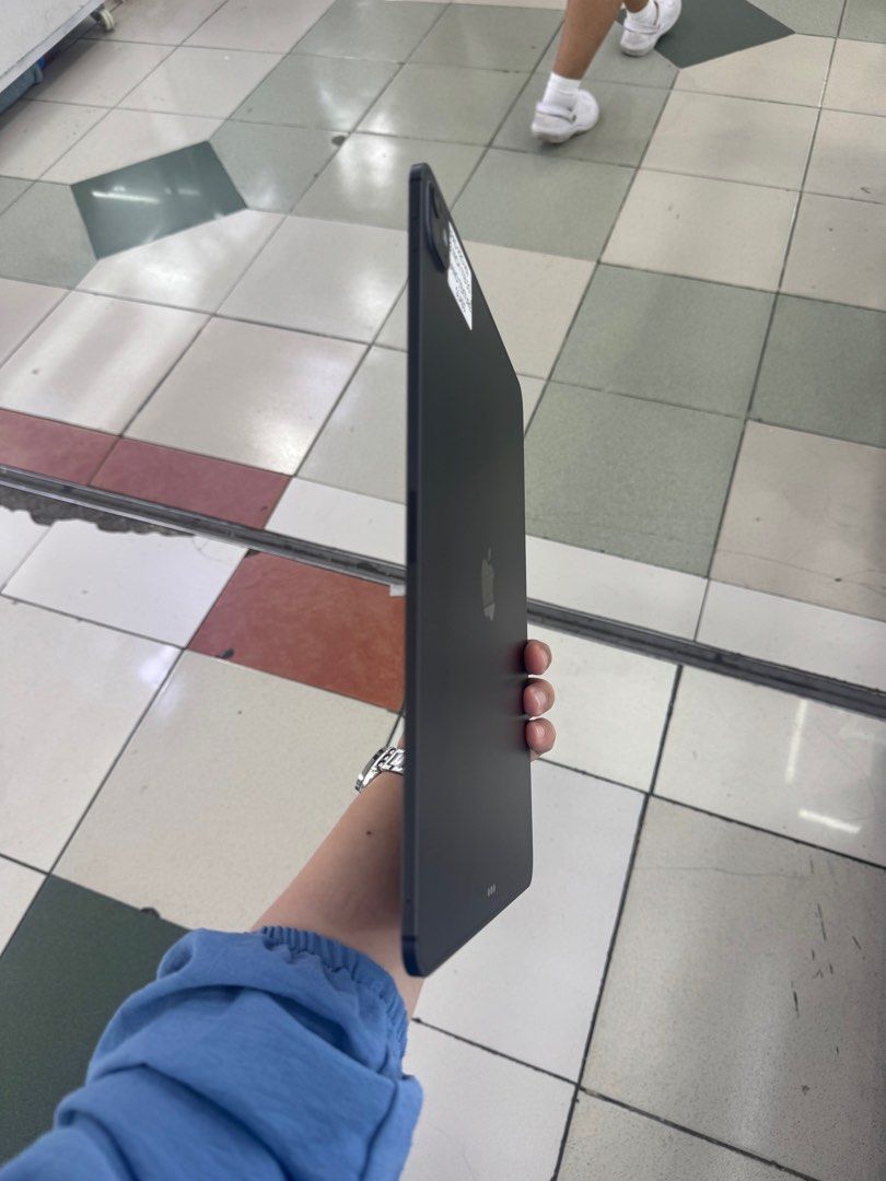 Ipad Pro M4 13inch 1TB 5G No issue Nano Texture (Category: iPad) located in San Juan City. Submitted by javedsgadgetshop (Listing ID 1401039953, Image 3). Description: INSTALLMENT OPTIONS : SPAY LATER / GGIVES / CREDIT CARD! WE BUY AND SELL SO PWEDE MAGBINTA OR SWAP ! Quick Specs : 💵 Ipad Pro M4 13' 5G (Nano Texture) •1TB •NTC Variant •100% batt health •Factory Unlock •98% Smoothness •No hidden issue | No Repaired •100% Authentic | Not Refurbish