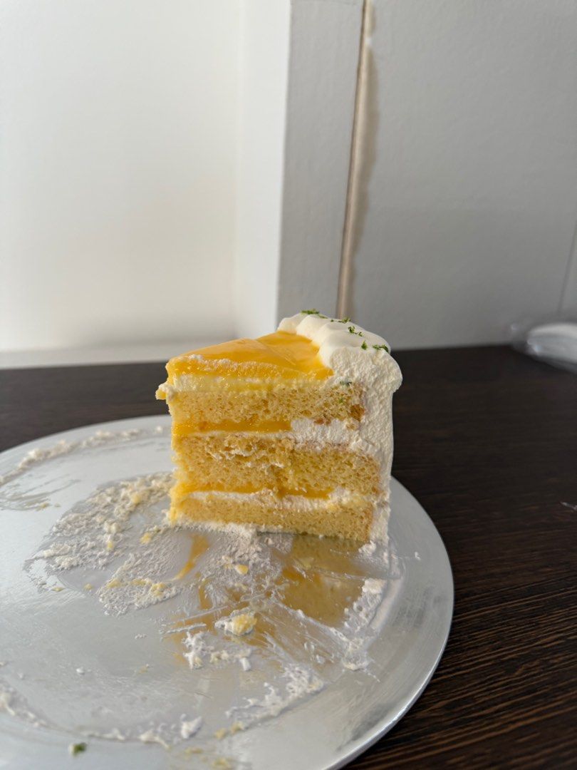 Lemon Cake (Category: Homemade Bakes) located in Singapore. Submitted by abby051 (Listing ID 1401000000, Image 4). Description: the whipped cream balanced out the sour taste of the lemon curd. the best lemon cake you will taste in town. dm for more info, depends which sizes u prefer .