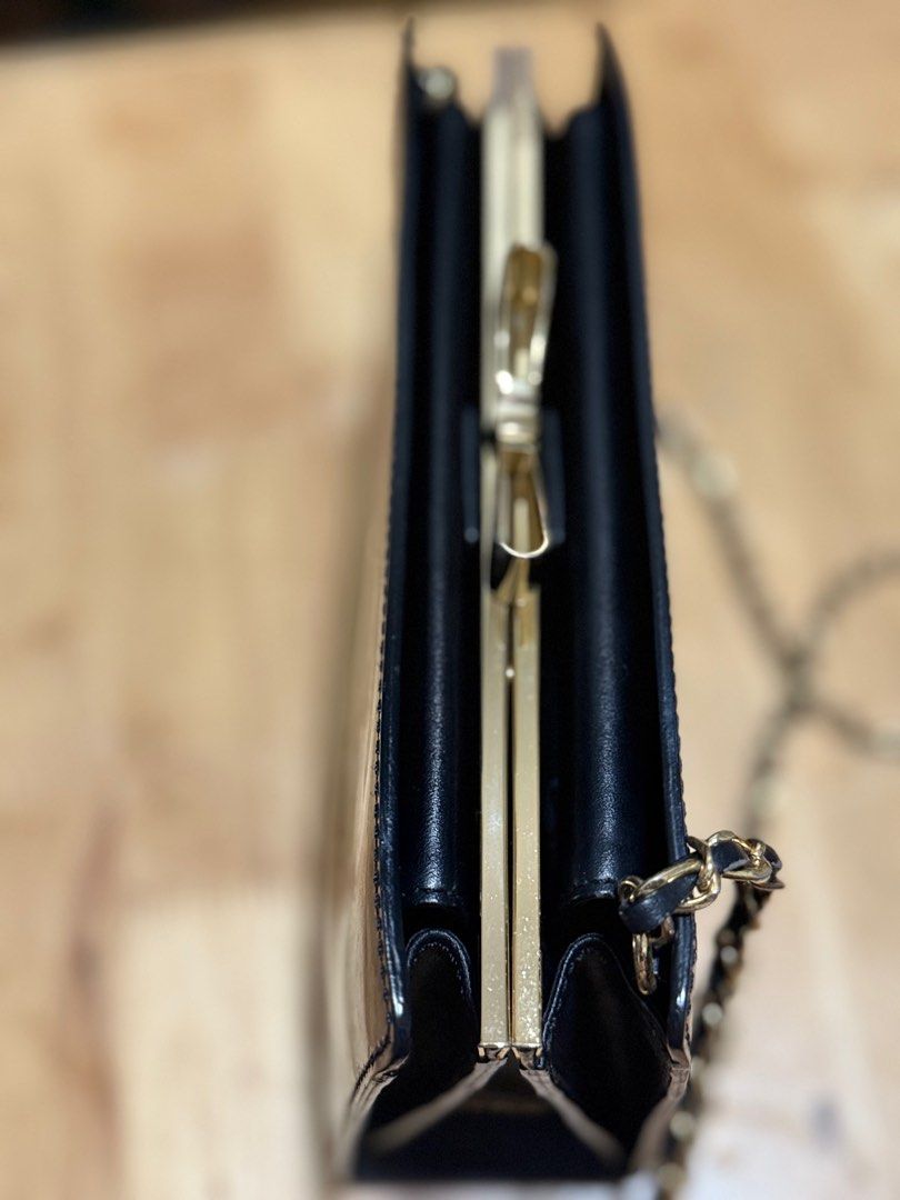 Lovcat Paris (Category: Cross-body Bags) located in Quezon City. Submitted by ateshandpick (Listing ID 1376901000, Image 3). Description: Authentic Lovcat Paris Sling Bag Patent Leather 3 Compartment Middle compartment kiss lock Price negotiable .