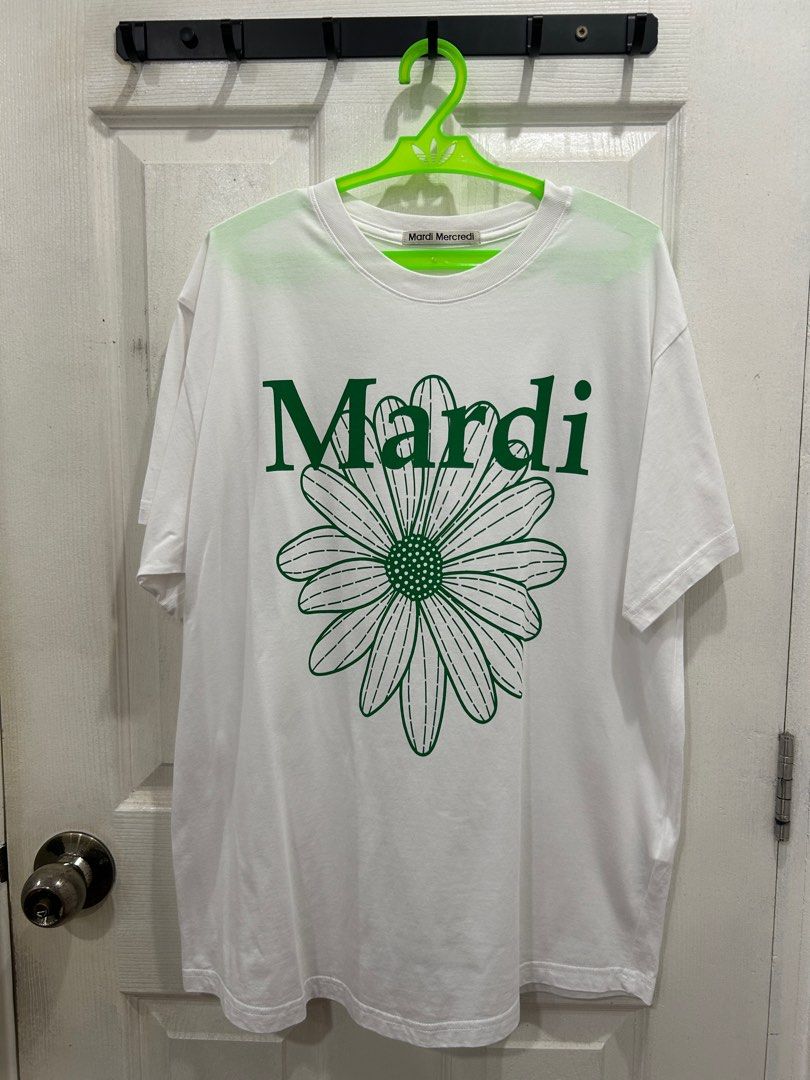 Mardi Mercredi Daisy T-shirt (Category: Shirts) located in Taguig. Submitted by adrianmayuga (Listing ID 1401112104, Image 1). Description: Free Size (20x26) Bought in Korea Complete with Ziplock, Tags, Paper Bag Used 1-2x only Firm.