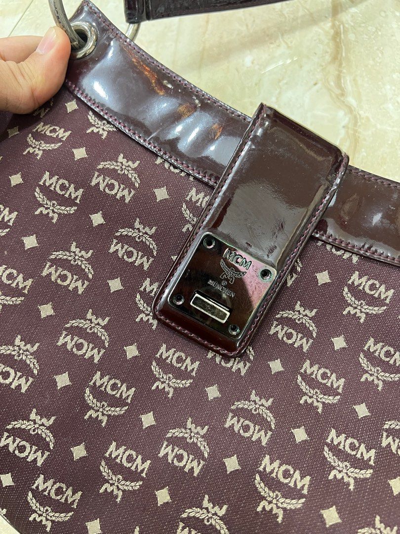 MCM Hobo Kilikili (Category: Luxury Bags & Wallets) located in Bacolod City. Submitted by novymae23 (Listing ID 1400982804, Image 3). Description: MCM Hobo Kili-Kili Bag size small Excellent Condition.