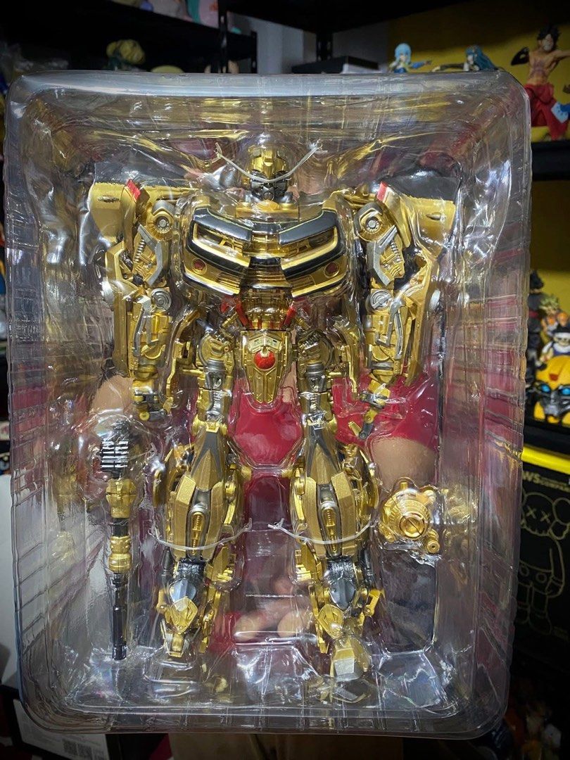 Metal Series Golden Bumblebee Transformers (Category: Vehicle & Diecast Models) located in Taytay. Submitted by michidc (Listing ID 1401093426, Image 3). Description: - Golden Bumblebee Transformer (Metal Series) - Transforms between robot and car modes - Includes accessories - Still in original packaging - Box shows both modes - Detailed and high-quality figure.