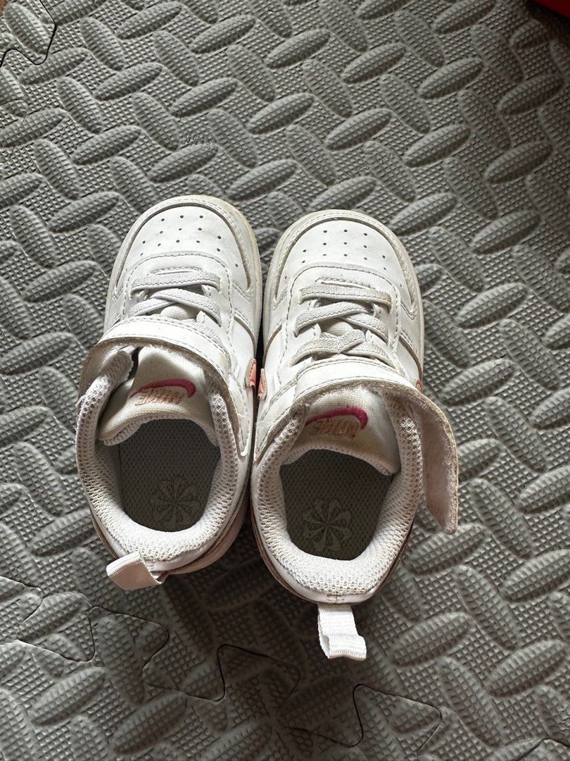 Nike Force One Toddler Shoes Size 7c (Category: Babies & Kids Fashion) located in Cavite. Submitted by laarnibear (Listing ID 1401069078, Image 2). Description: PLEASE READ DESCRIPTION BEFORE CHATTING: Shoe is size 7c and has original box. this has some minor flaws and need cleaning but no impact when you wear it. Rfs: size outgrown by my baby. How to get the items: 1. Anytime: Buyer may book lalamove or grab to pick up in Silang Cavite 2. Depend