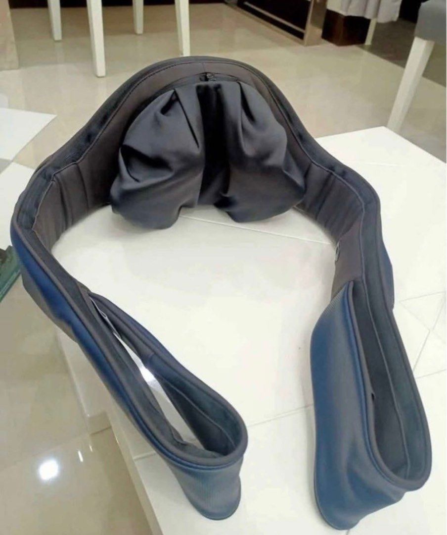 Philips Neck and Shoulder Massager (Category: Massage Devices) located in Mandaluyong City. Submitted by lgariba (Listing ID 1401044812, Image 3). Description: Rush Sale‼️ 7k if both items Philips Neck and shoulder massage 4,800php only The original price was 10,998.00 Brand New with complete set Philips Neck Massage 3,500php only The original price was 8,798.00.