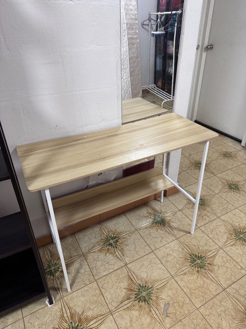 Quality table (Category: Tables & Sets) located in Singapore. Submitted by pokemon_951 (Listing ID 1400998863, Image 1). Description: Quality table.
