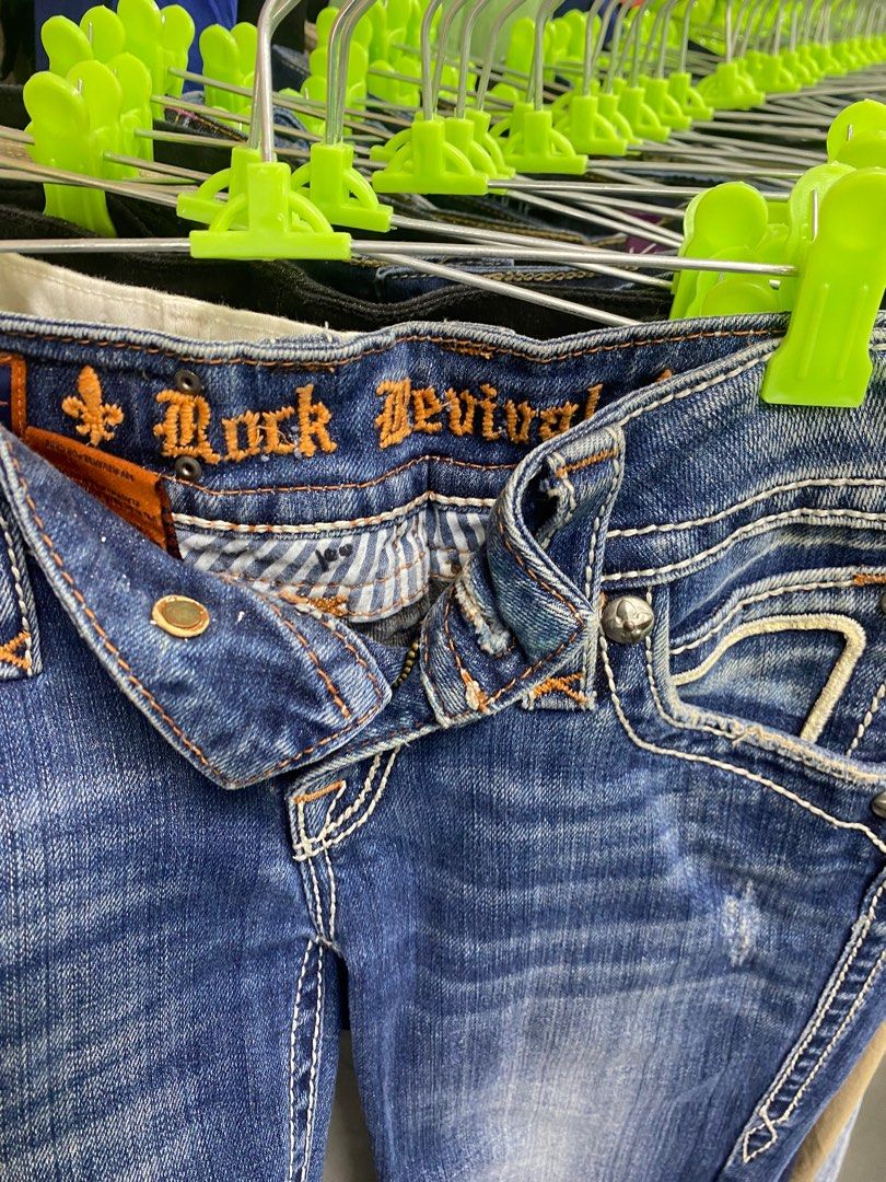 ROCK REVIVAL CAPRI PANT (Category: Jeans) located in Binan City. Submitted by mizukithrifts (Listing ID 1401031360, Image 1). Description: DM .