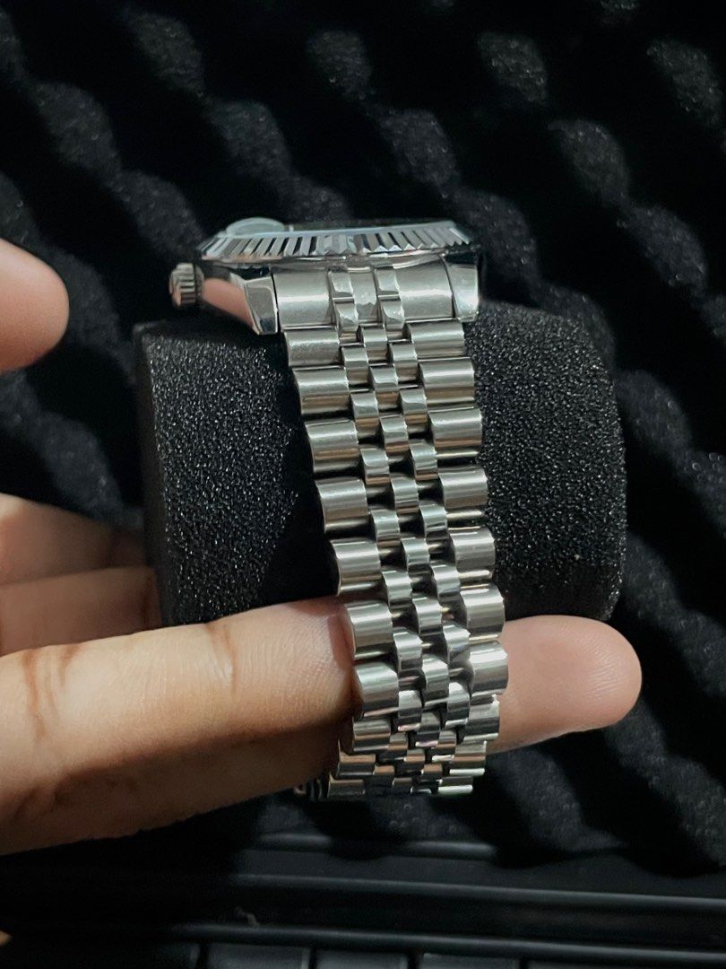 Rolex Datejust Wimbledon (Category: Luxury Watches) located in Mandaluyong City. Submitted by nathanielpudz (Listing ID 1400986313, Image 3). Description: Datejust Wimbledon (still available!!) -36mm case -904L Stainless -Fluted bezel -Jubilee bracelet -Sapphire crystal glass -Automatic movement -Luminous.