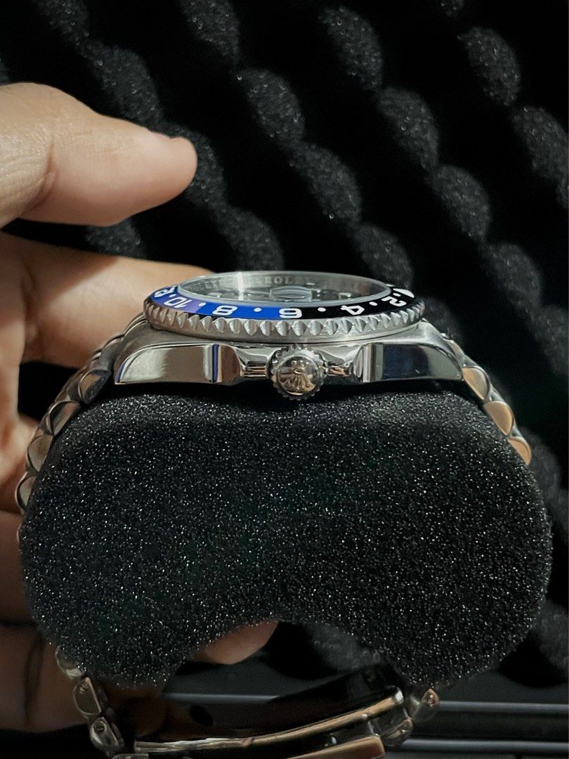 Rolex GMT-Master II “Batgirl” (Category: Luxury Watches) located in Mandaluyong City. Submitted by nathanielpudz (Listing ID 1400986046, Image 3). Description: GMT-Master II “Batgirl” (still available!!) -40mm case -904L Stainless -Blue & Black Rotating Ceramic Bezel -Jubilee bracelet -Sapphire crystal glass -Automatic movement -Luminous.