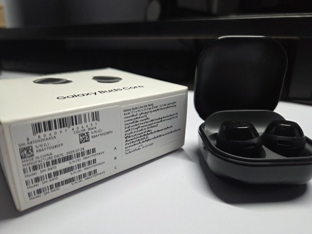 Samsung Galaxy Buds Core (Category: Earphones) located in Marikina City. Submitted by johndb (Listing ID 1401055142, Image 3). Description: - Samsung Galaxy Buds Core (Black) - Includes charging case and original box - Bought from Samsung Shop Review from walastech: https://walastech.com/audio/samsung-galaxy-buds-core-hands-on-review-philippines/.