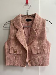 (Category: ) located in . Submitted by freshlypreloved (Listing ID 1401010267, Image 1). Description: .