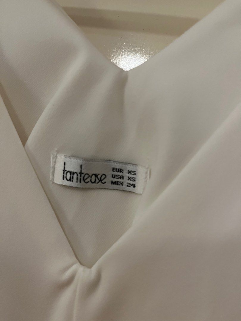White Lounge Dress (with pocket) (Category: Dresses) located in Taguig. Submitted by maanding (Listing ID 1401130097, Image 3). Description: - Brand: Tantease - Size: can fit xs-s - Long dress (thick material) - Good for lounging, mall errands (with pocket) .