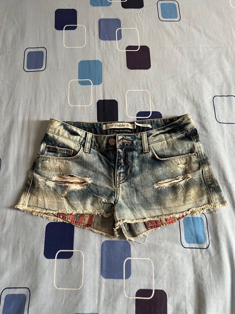 Zara Trafaluc Denim Shorts (Category: Shorts) located in Cebu City. Submitted by minicooper88 (Listing ID 1401037067, Image 2). Description: .