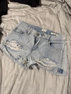 (Category: ) located in . Submitted by hallegralle (Listing ID 1385950714, Image 1). Description: .