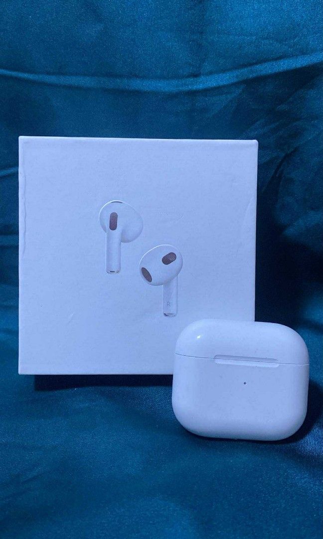 Airpods gen 3rd (Category: Earphones) located in Manila. Submitted by pricious (Listing ID 1396275699, Image 2). Description: .
