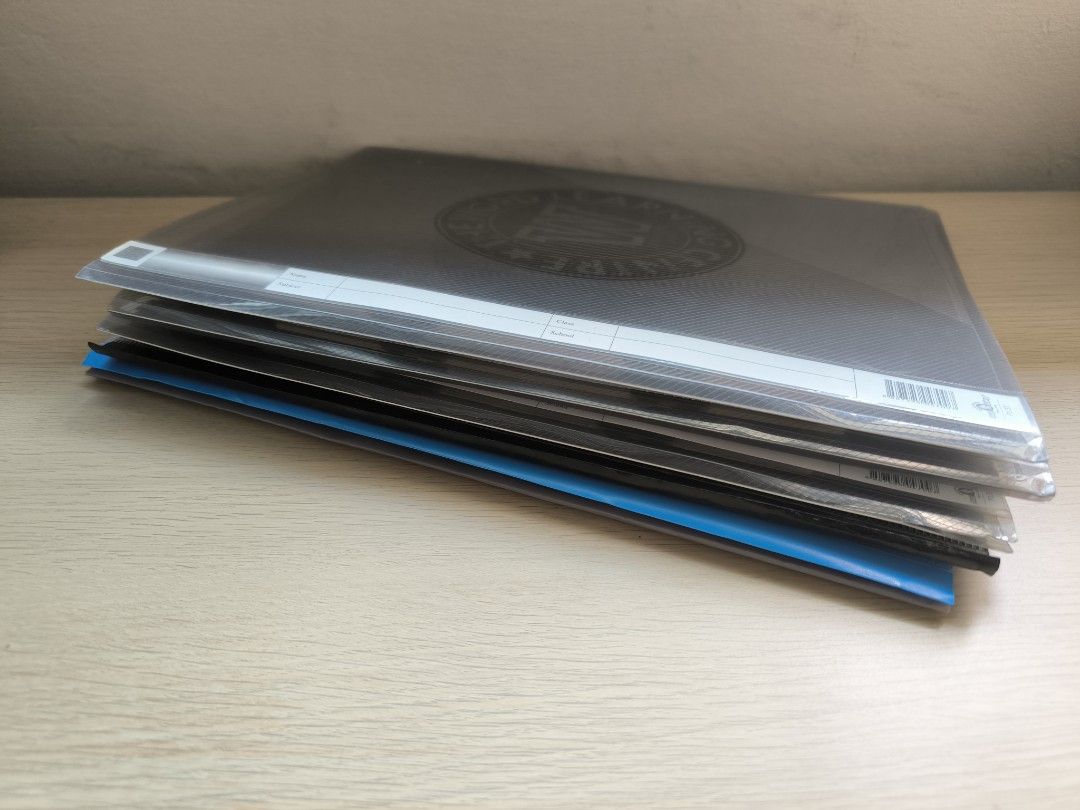 Assorted files (Category: Stationery & School Supplies) located in Singapore. Submitted by yishisg (Listing ID 1396137910, Image 2). Description: $1 each, assorted files, like new condition Perfect for school or self use Meet up at Woodlands.
