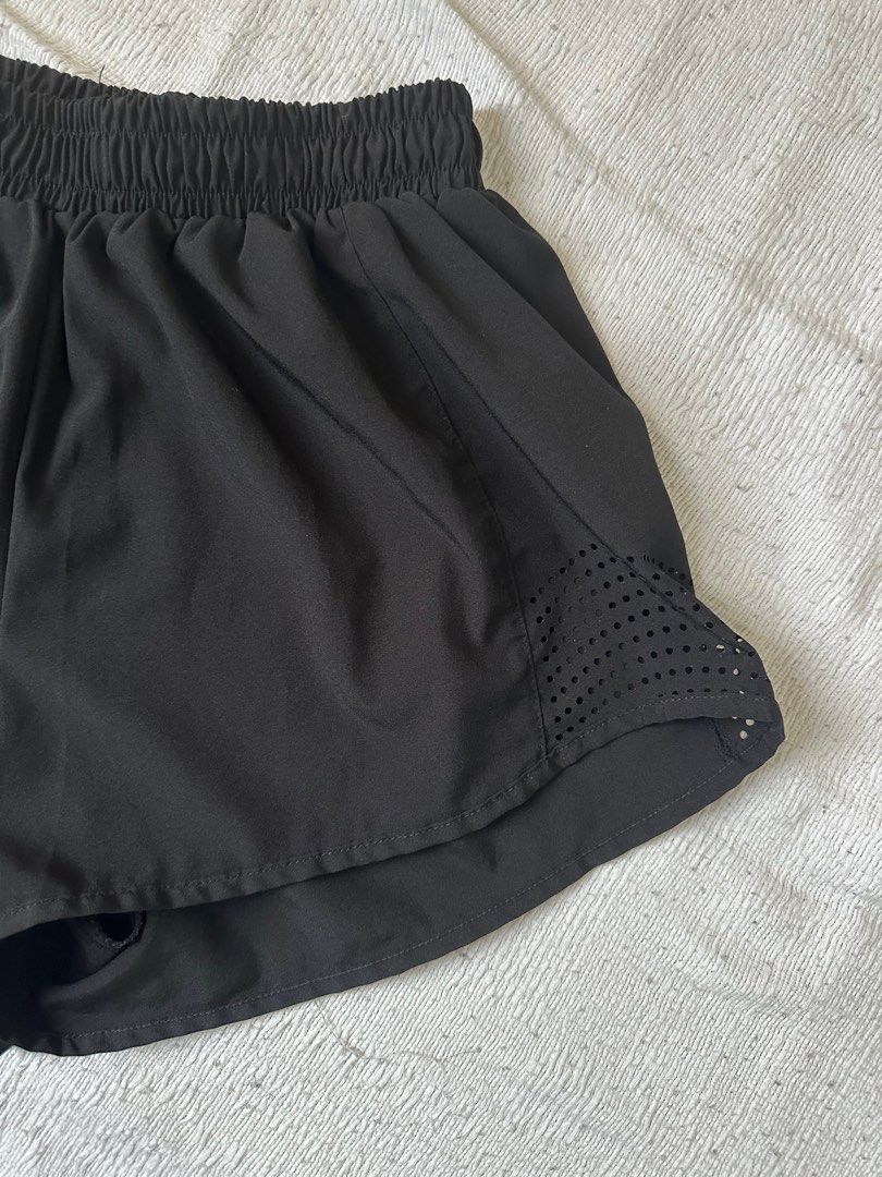 Black board shorts / swim shorts (Category: Other Bottoms) located in Dasmarinas. Submitted by destashingaccount_ph (Listing ID 1396179768, Image 2). Description: Black board shorts/ black swim shorts Looks new! Used once only No flaws.
