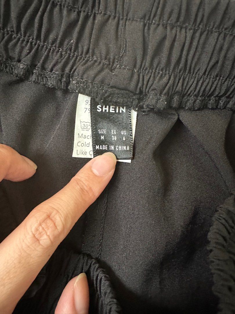 Black board shorts / swim shorts (Category: Other Bottoms) located in Dasmarinas. Submitted by destashingaccount_ph (Listing ID 1396179768, Image 3). Description: Black board shorts/ black swim shorts Looks new! Used once only No flaws.