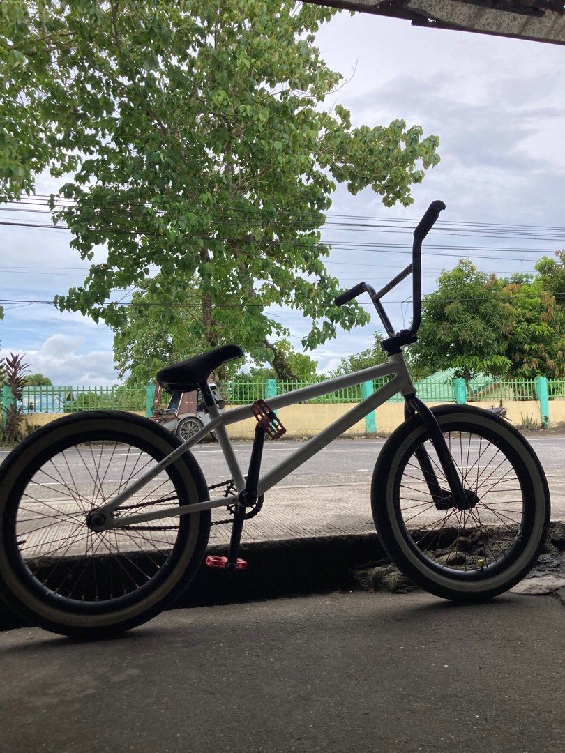BMX Bike - Pang laro (Category: Bicycles) located in Naga. Submitted by grunchieeeerr (Listing ID 1396132693, Image 3). Description: Whole bike only, rush need cash pm for specs.
