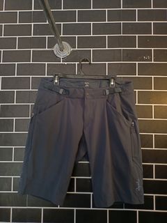 (Kategori: ) berada di . Dikirim oleh versusthrift (ID iklan 1396194139, Gambar 1). Deskripsi: .