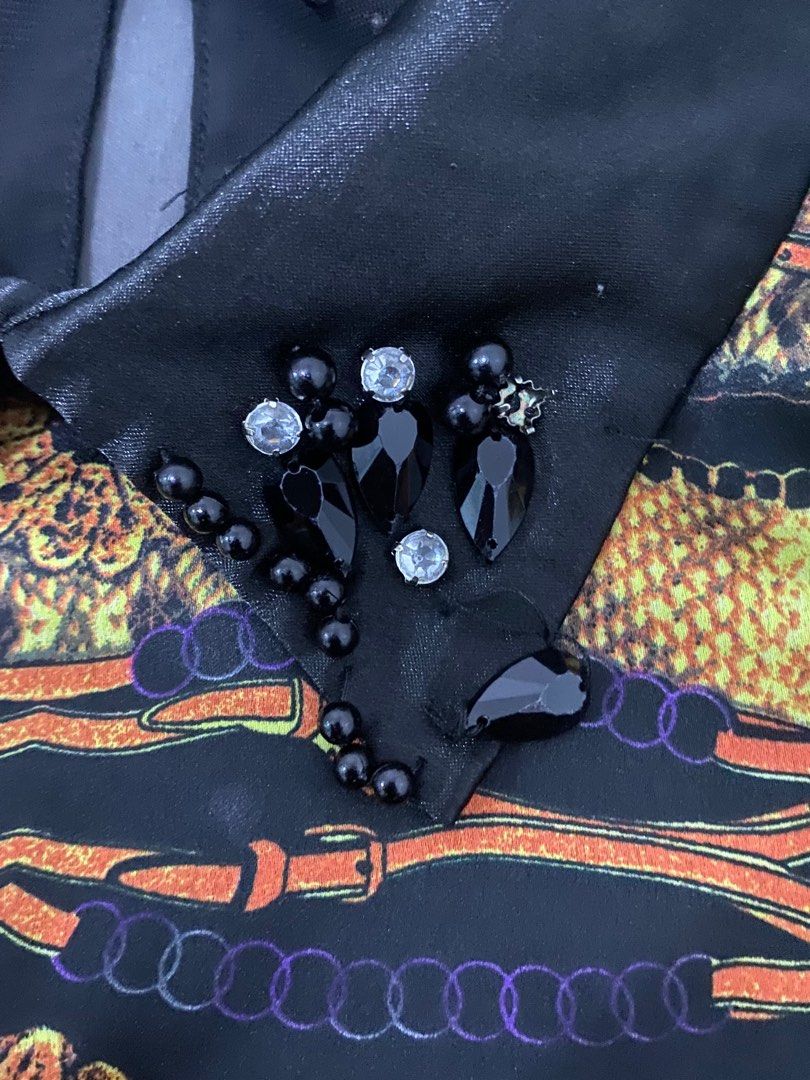 Chloe/Versace-ish Horse Print Beaded Top (Category: Others Tops) located in Caloocan City. Submitted by bb.paraiso (Listing ID 1396271242, Image 3). Description: Horse print beaded top for sale. 9/10 condition. See flaw on the last photo. Fits a xs-s. Helping Tags: Miu miu, Versace, Vivienne Westwood, Chanel, Chloe, Galliano, Dior. Y2k, Vintage .