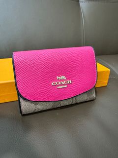 (Category: ) located in . Submitted by handbag_bag (Listing ID 1396210930, Image 1). Description: .