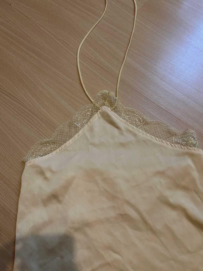 Pastel Yellow Halter Top with Lace Trim (Category: Sleeveless) located in Lipa City. Submitted by nicolestuff_ (Listing ID 1396186607, Image 2). Description: .